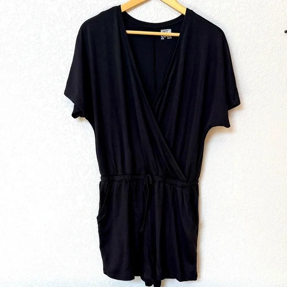 32 Degrees Romper Black size Medium - Picture 2 of 10